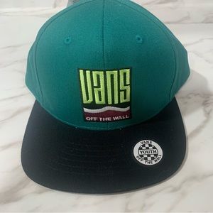 NWT Youth Off The Wall Vans Snap Back Hat